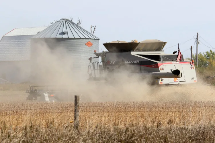 As Iowa harvest picks up, state officials urge farmers to vote early